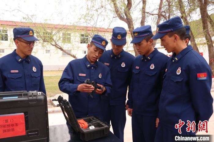 西藏森林消防:新特装备"上线" 筑牢森林"防火墙"